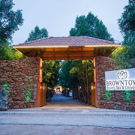Brown Town Resort & Spa Hyderabad Exterior foto