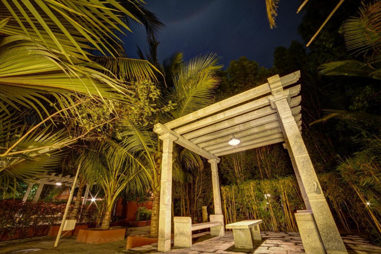 Brown Town Resort & Spa Hyderabad Exterior foto