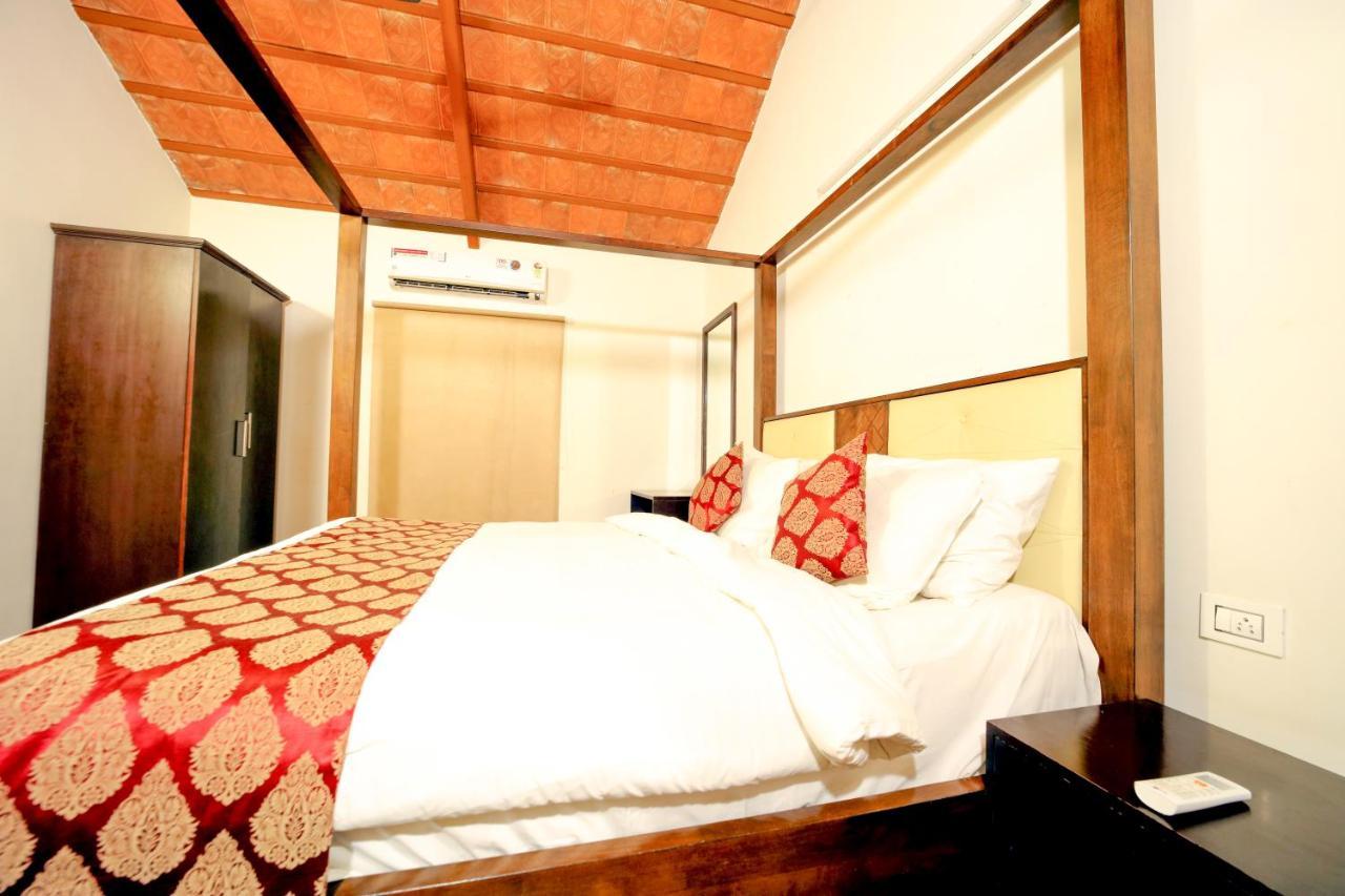 Brown Town Resort & Spa Hyderabad Exterior foto