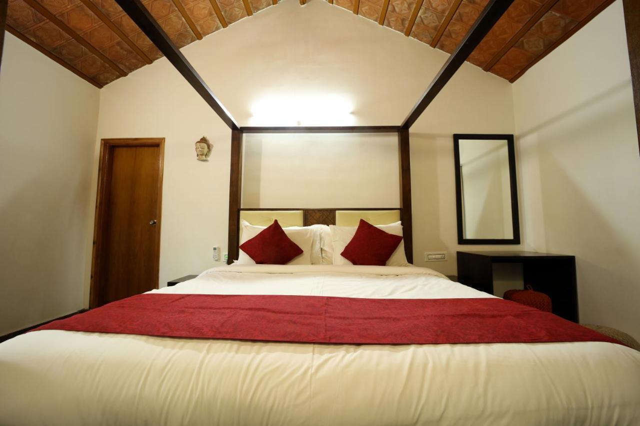 Brown Town Resort & Spa Hyderabad Exterior foto