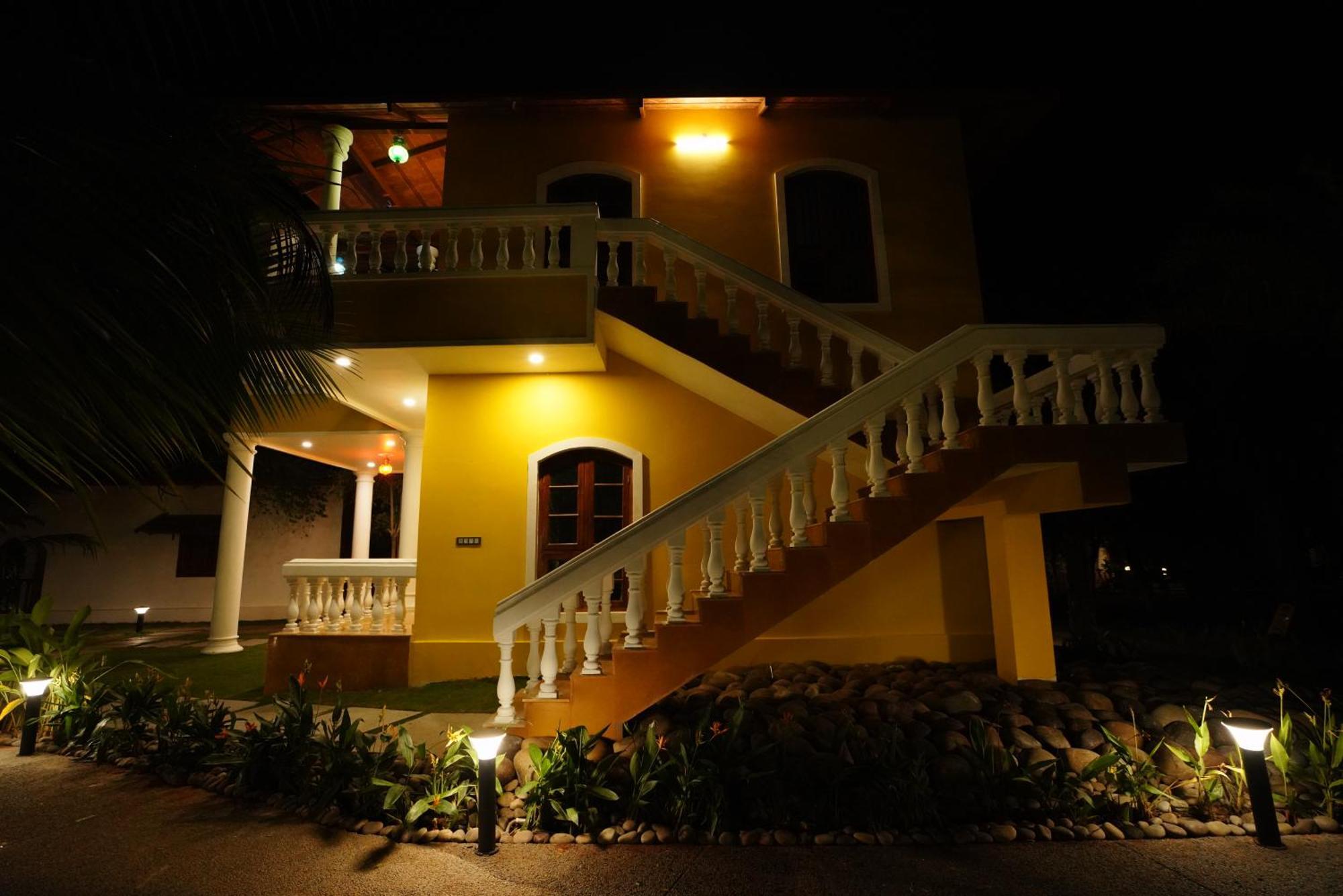 Brown Town Resort & Spa Hyderabad Exterior foto