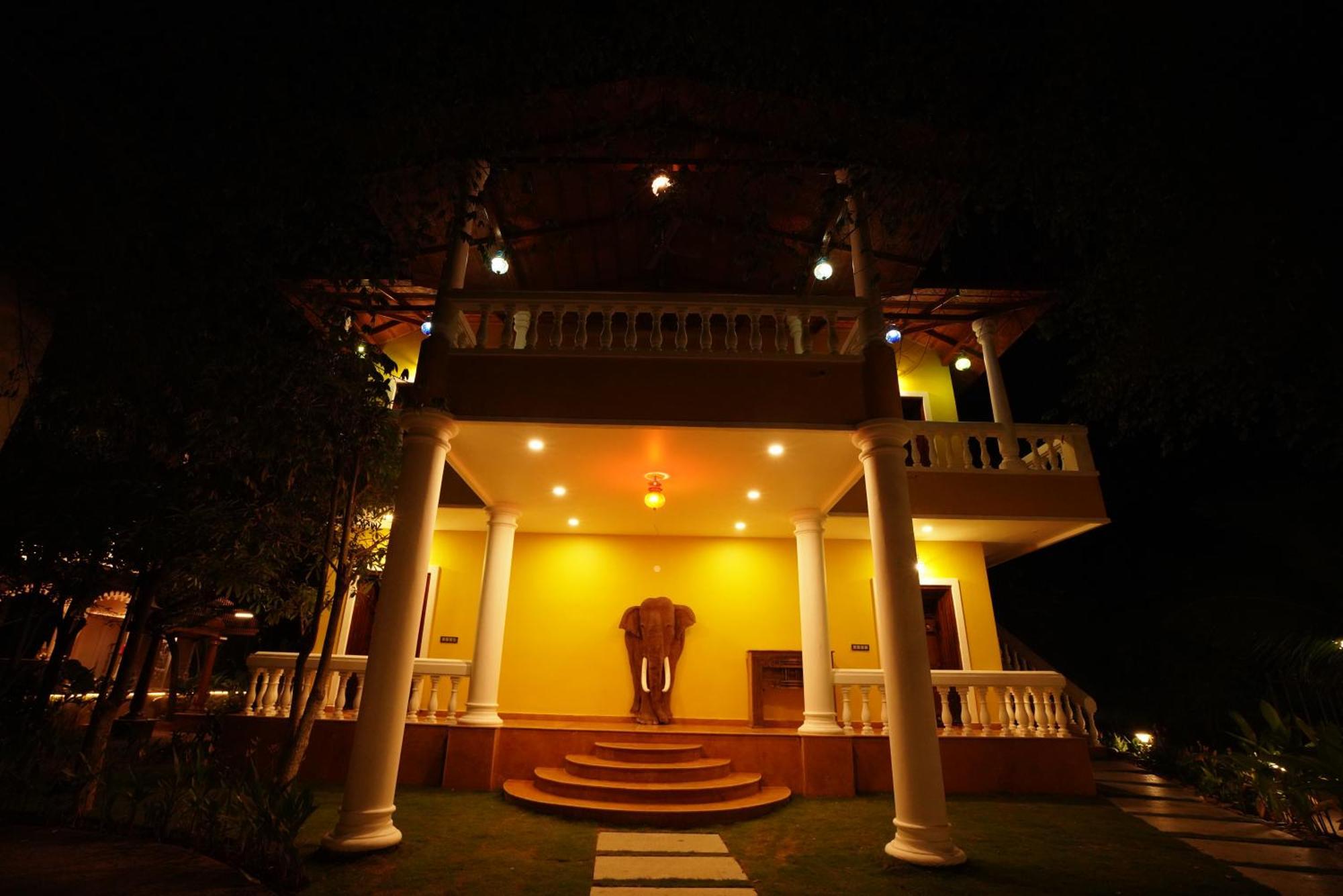 Brown Town Resort & Spa Hyderabad Exterior foto